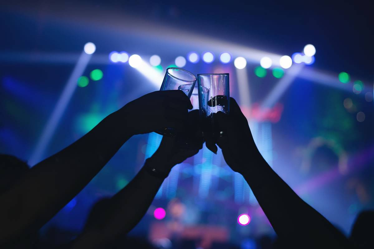 How do you spend your time in the best nightlife venues in Los Cristianos, Tenerife?