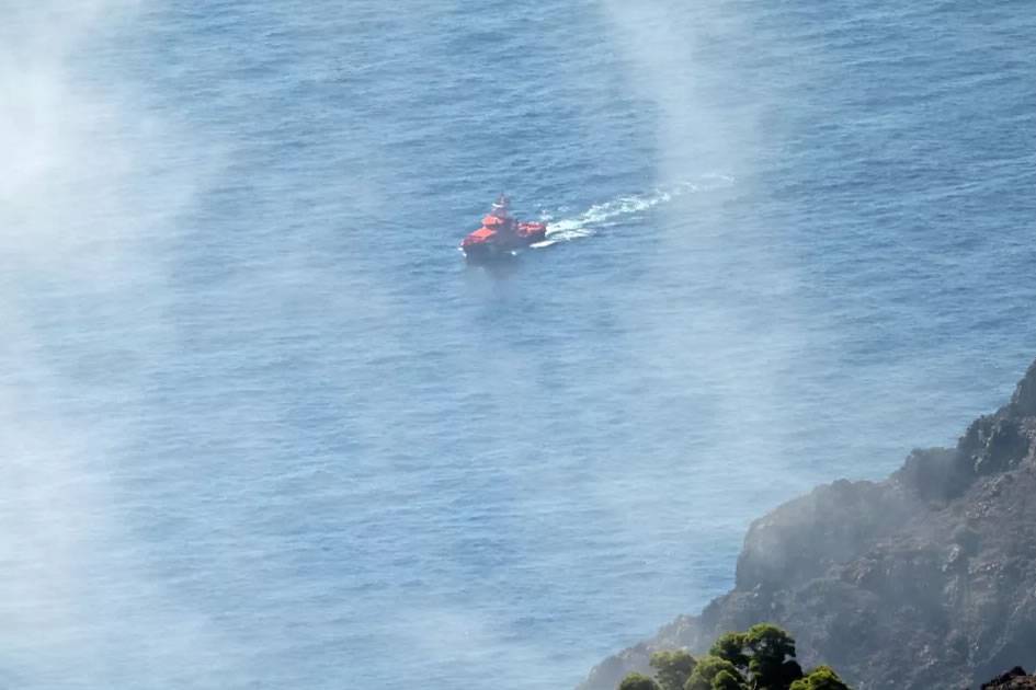 Rescuers don’t expect to find bodies from the shipwrecked boat of migrants for 3 days