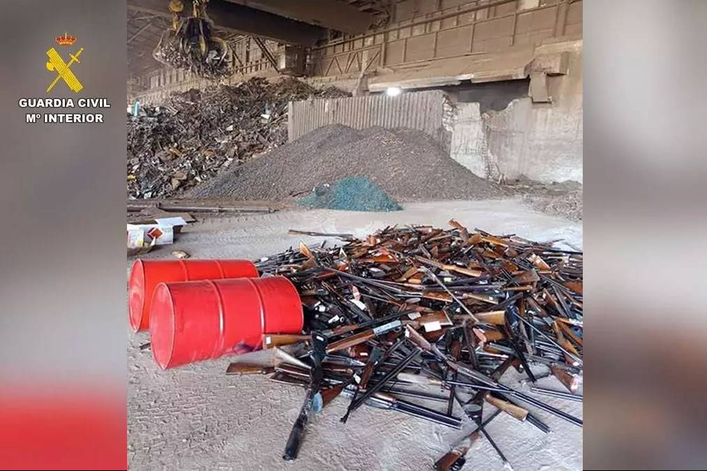 The Guard Civil destroys over 1,500 confiscated weapons in the Canary Islands  