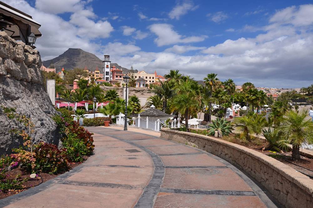 A sunny day with some cloudy intervals in the Canary Islands this Monday