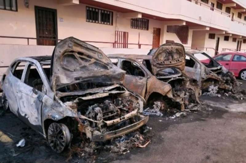 Police hunt for arsonist behind string of car fires in Los Cristianos