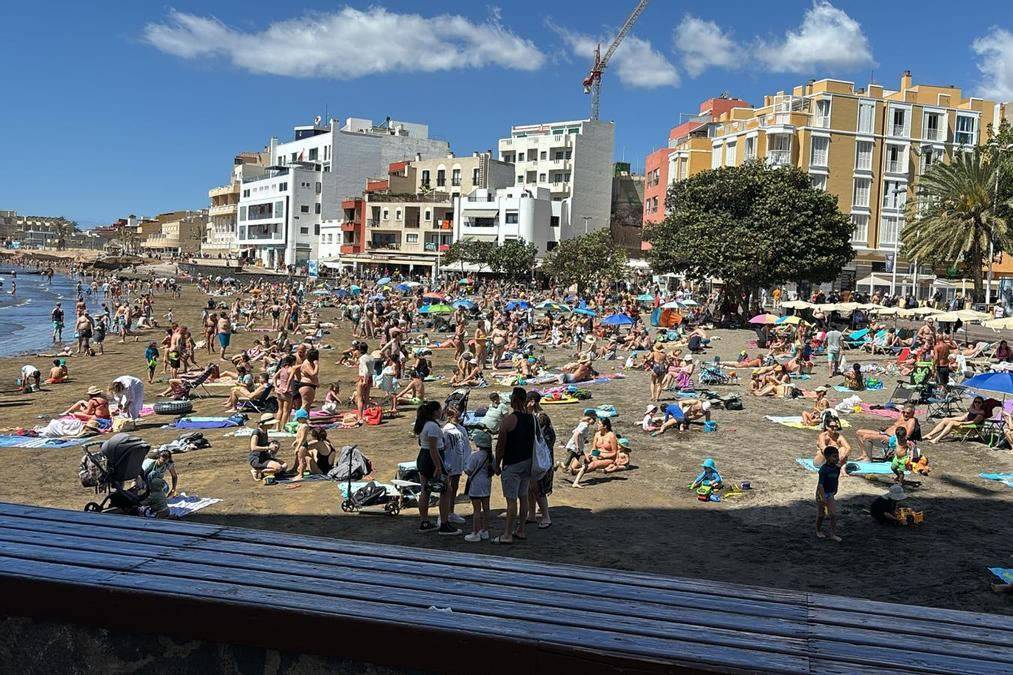 Canary Islands sets record of 14 consecutive months with over a million foreign visitors