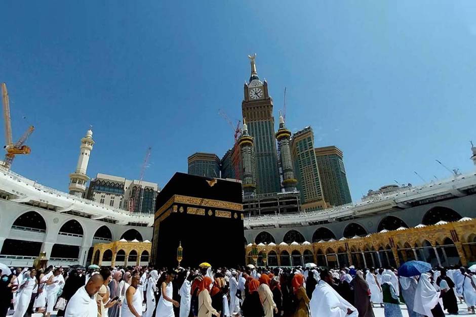 How to Perform Umrah on Budget? Tips From a Travel Agent