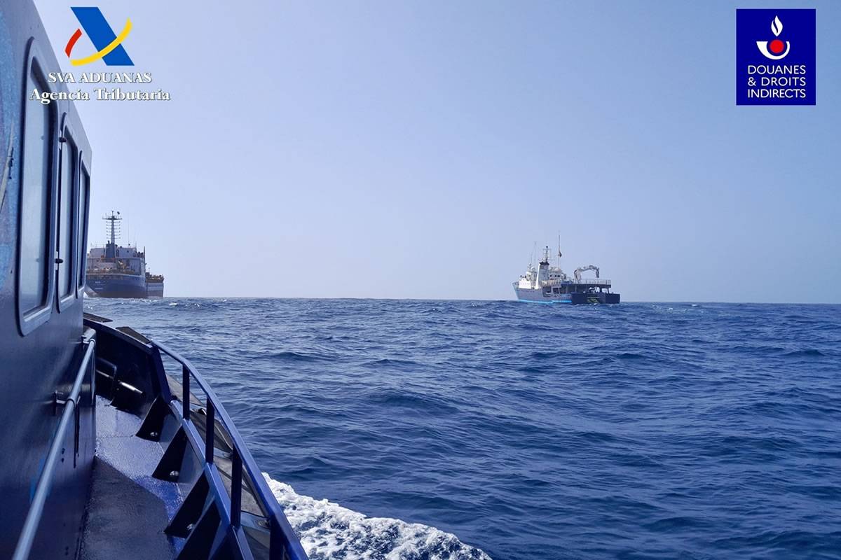 Cargo ship intercepted with 4,000 kilos of cocaine northeast of the Canary Islands
