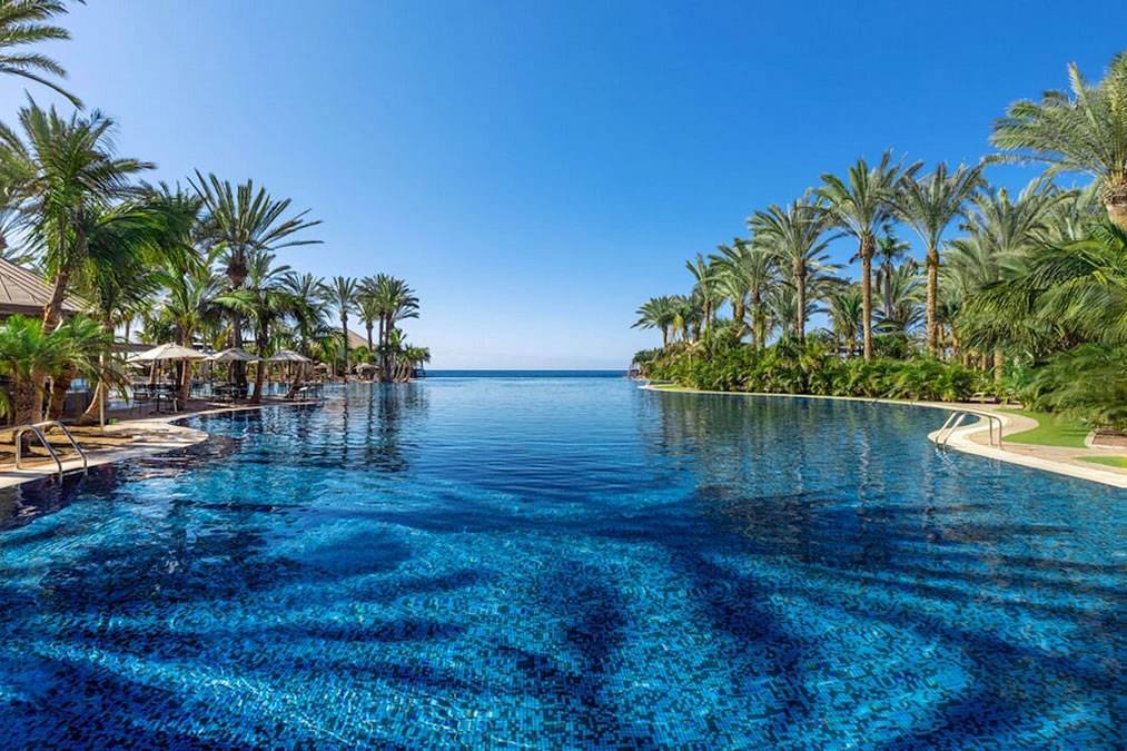 Green energy and luxury: The future of eco-friendly resorts in the Canary Islands