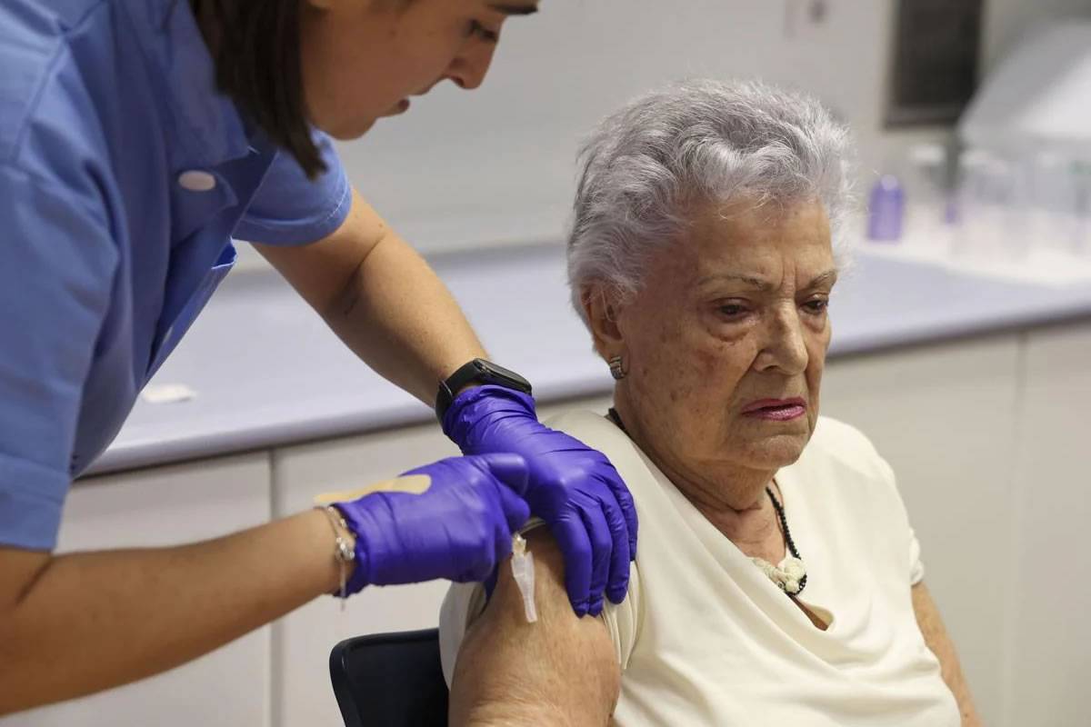 Ministry of Health aims to vaccinate 75% of over 60s against flu and COVID-19