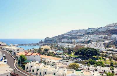 The role of tourism in shaping the Canary Islands' economy
