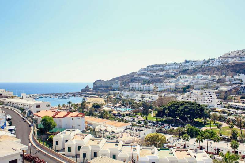 The role of tourism in shaping the Canary Islands' economy