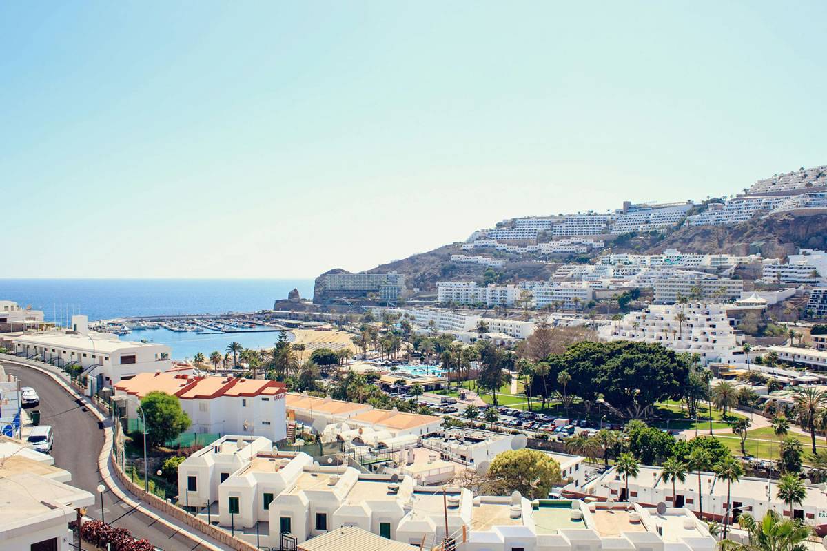 The role of tourism in shaping the Canary Islands' economy