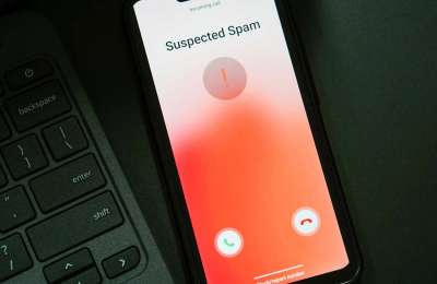 WARNING: Vodafone alerts customers to scam calls using their name in the Canary Islands