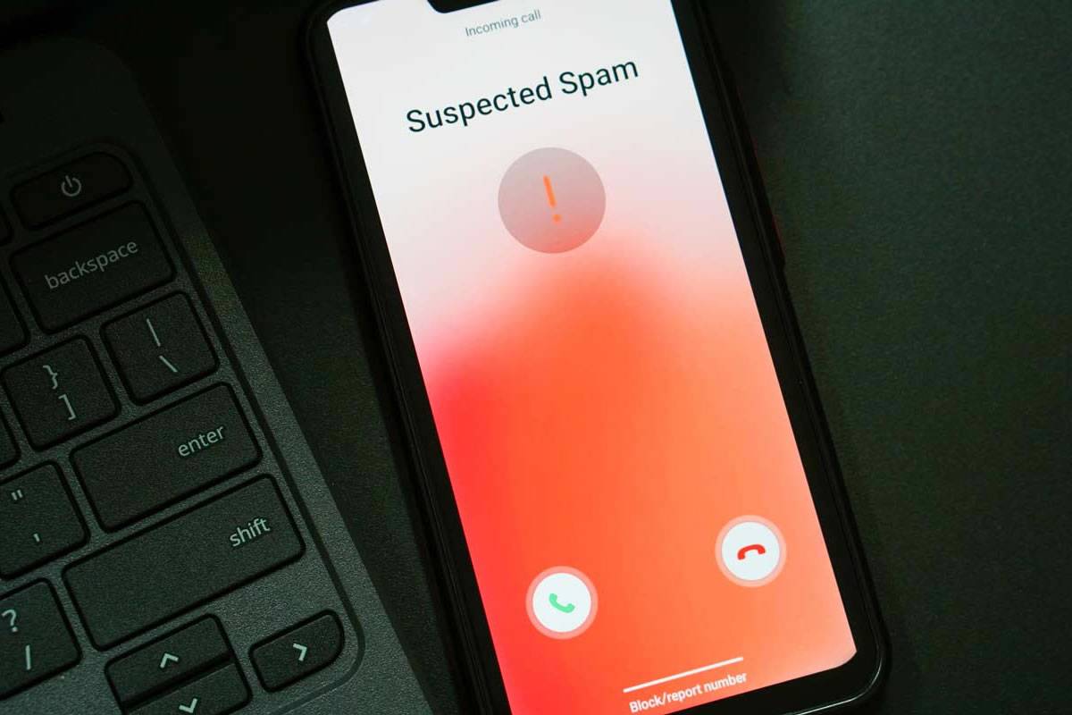WARNING: Vodafone alerts customers to scam calls using their name in the Canary Islands