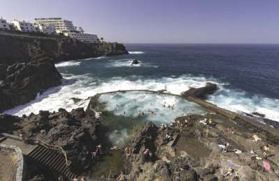 Man dies after being swept out to sea in the south of Tenerife