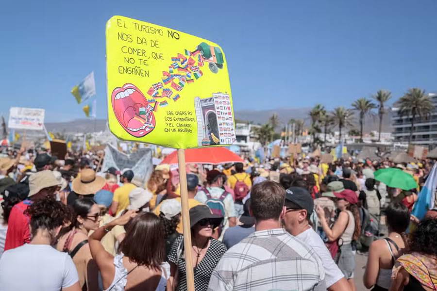 Southern municipalities call for constructive debate on tourism model in Tenerife
