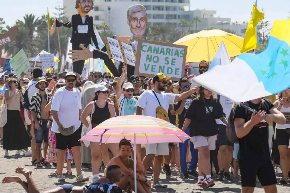 Protestors believe government’s nervousness proves success of demonstrations in tourist areas