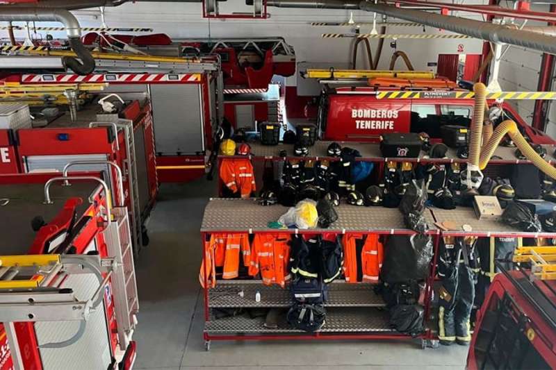 70 emergency responders leave for Valencia to help with the emergency
