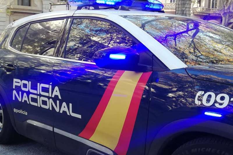 Police discover large cache of ammunition and weapon parts in empty apartment in Tenerife