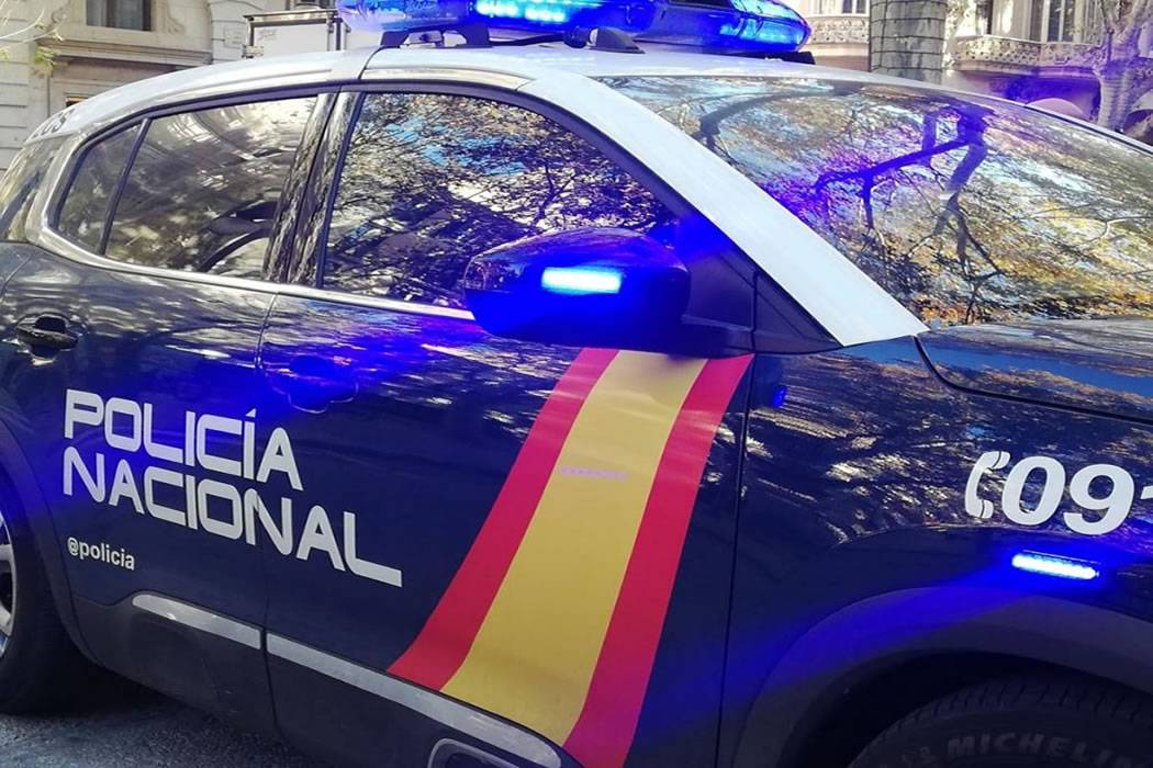 Police discover large cache of ammunition and weapon parts in empty apartment in Tenerife