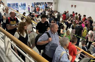 AENA urged to address passport control delays in Canary Islands airports