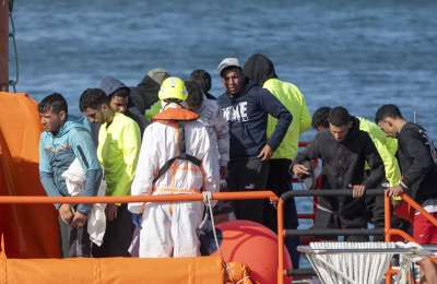 Over 200 rescued from two cayucos near the Canary Islands including 3 babies