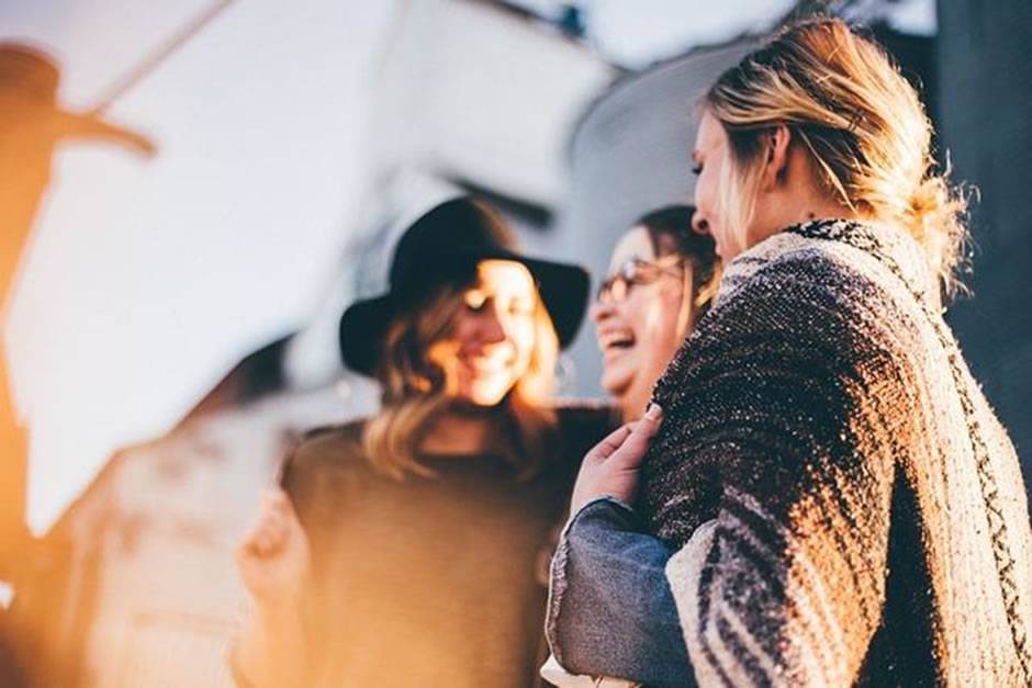 How to meet new people in the Canary Islands