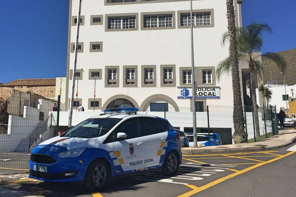 Man arrested in south Tenerife for attempted murder of wife found dead in police custody 