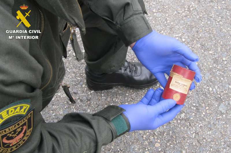 Guardia Civil neutralise ‘explosive material’ at a high school in the Canary Islands