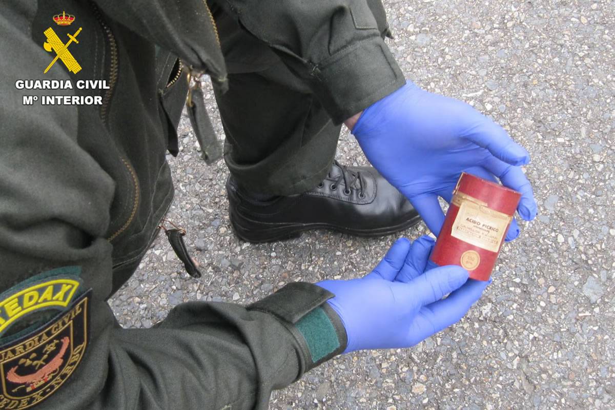 Guardia Civil neutralise ‘explosive material’ at a high school in the Canary Islands