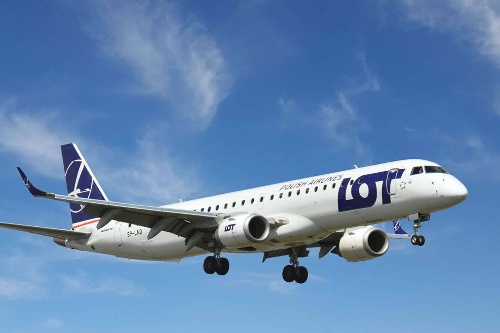 Tenerife Welcomes New Direct Flight from Warsaw, Poland
