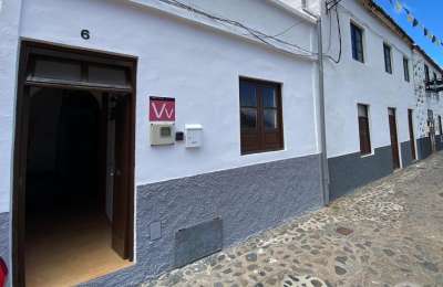 The Canary Islands added an extra 48,000 holiday homes in October