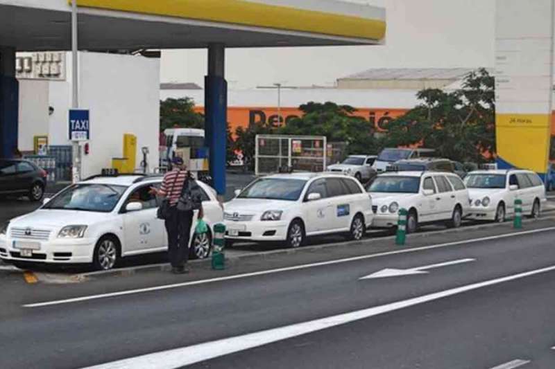 Still no solution for relocation of taxi rank in Las Chafiras