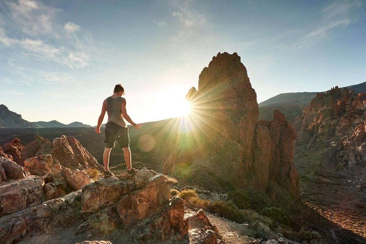 Nearly half of active tourism workers in the Canary Islands lack professional qualifications
