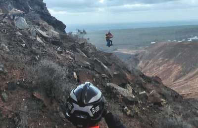 Injured paraglider rescued from inaccessible area near Mirador del Rio in Lanzarote