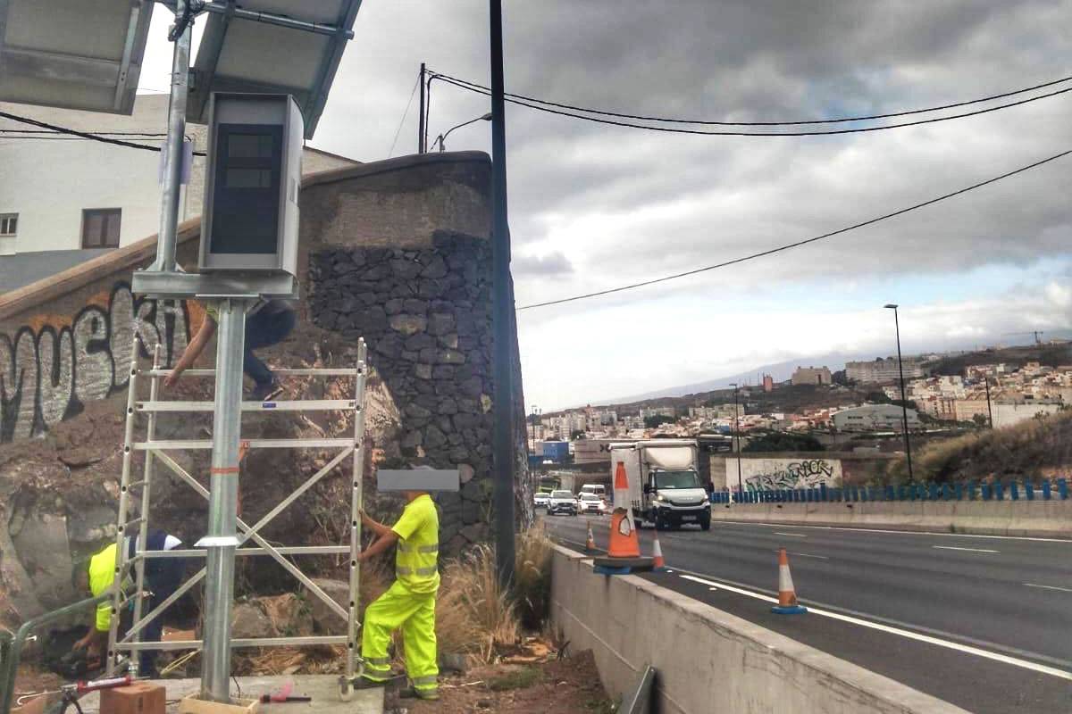 A Christmas greeting with a twist: New speed camera on TF-2 in Tenerife
