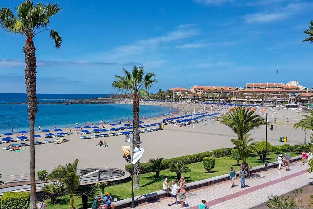 €20,000 in fines for businesses in south Tenerife for operating on beaches without authorisation