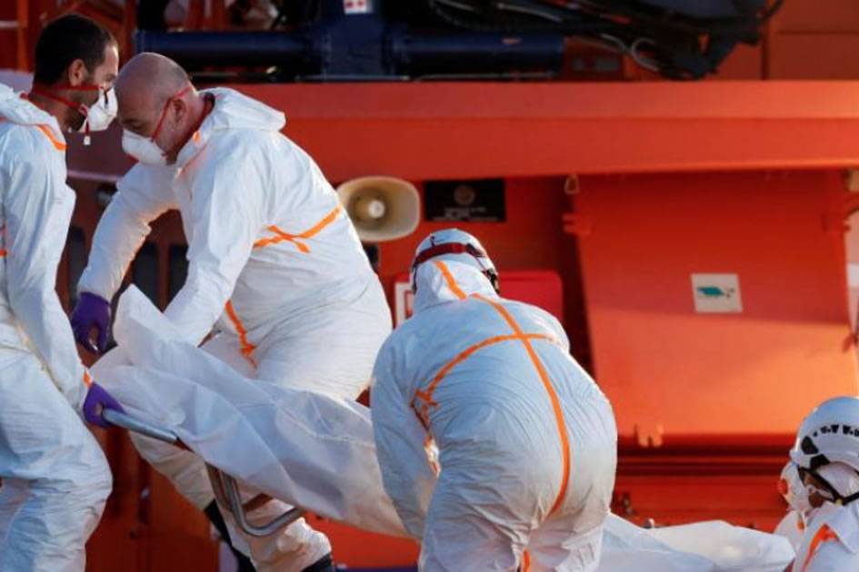 More tragedy at sea: 377 people rescued and four dead crossing the Canary route