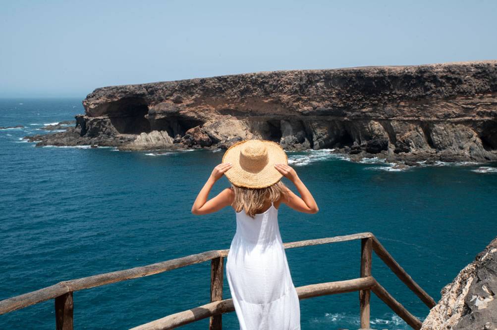 Travel in the Canary Islands: the secrets of a profitable and comfortable stay
