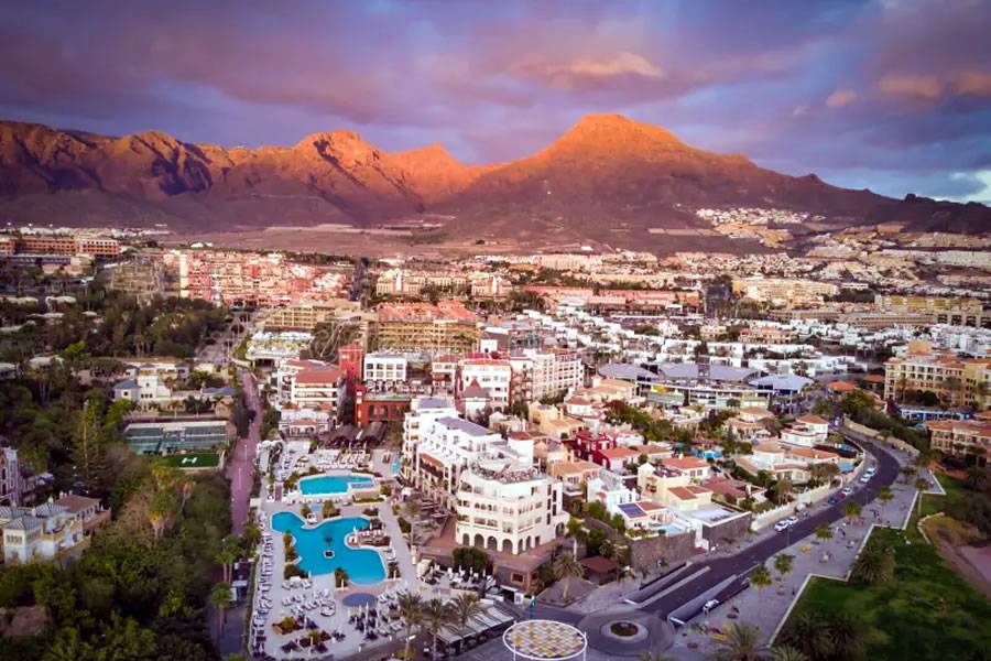 Canary Islands hotels end the year with record guest numbers and room prices