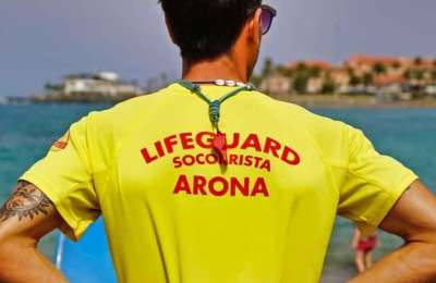 Child hospitalised after drowning incident at a south Tenerife beach 