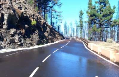 La Esperanza access road to Teide reopened after ice and rocks manually cleared