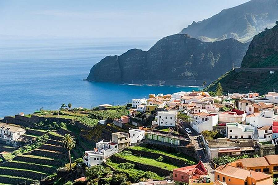 How to make your holiday in the Canaries more exciting with online entertainment