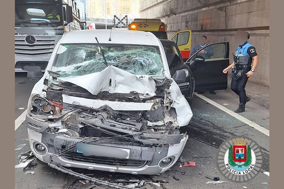 Latest News: Serious traffic accident on GC-23 involving two cars and a truck