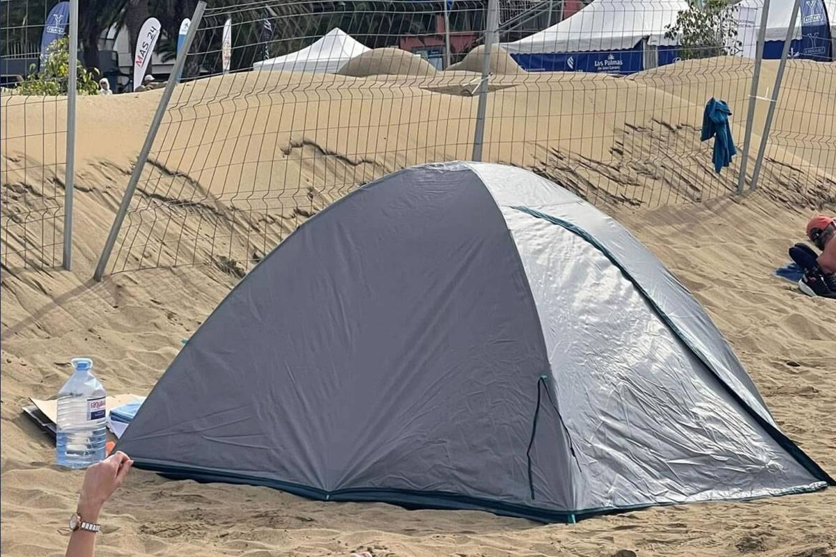 Concerns over amount of unauthorised camping at Las Canteras beach