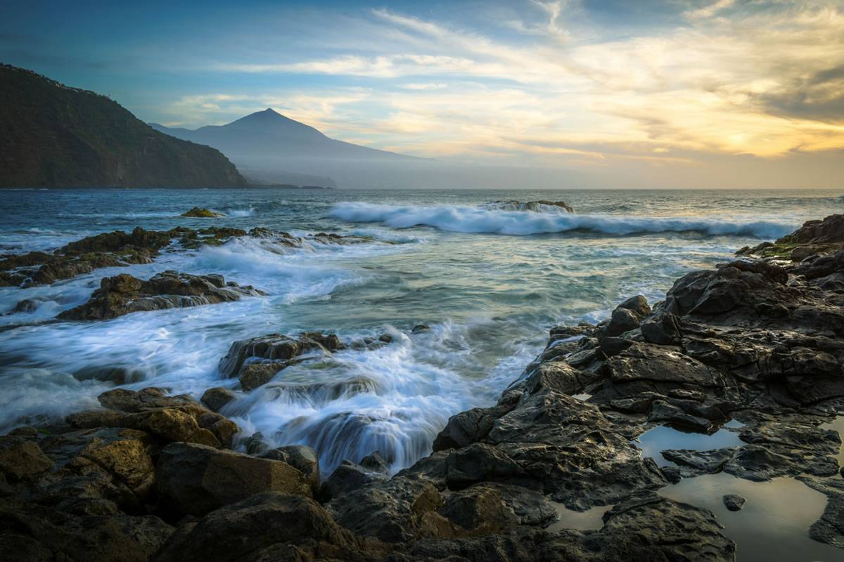 How to mix a relaxing holiday in the Canary Islands with online gaming thrills