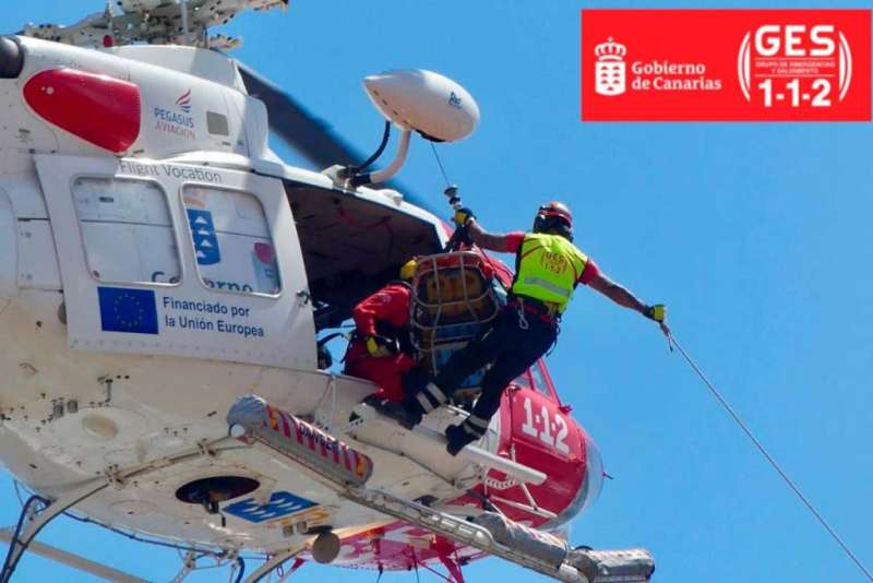 Paraglider in critical condition after falling in remote area of Gáldar