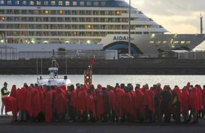 770 migrants arrive in the Canary Islands in just 24 hours stretching resources