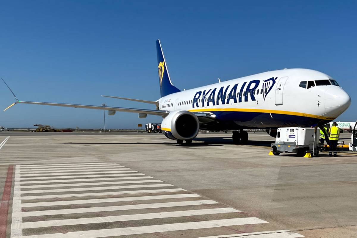 Canarian Weekly Ryanair sues passenger for €15,000 after flight