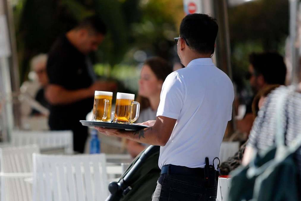 Bar staff and waiters are the most in-demand job in southern Tenerife