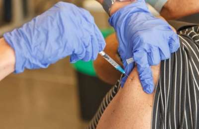 COVID vaccination rates drop in the Canary Islands as uptake of flu jabs increases