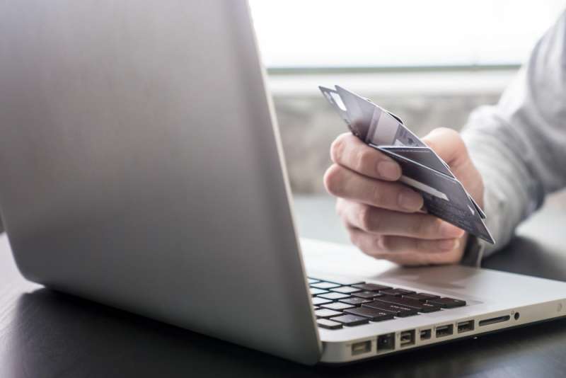 New EU regulation stops banks from charging for instant transfers