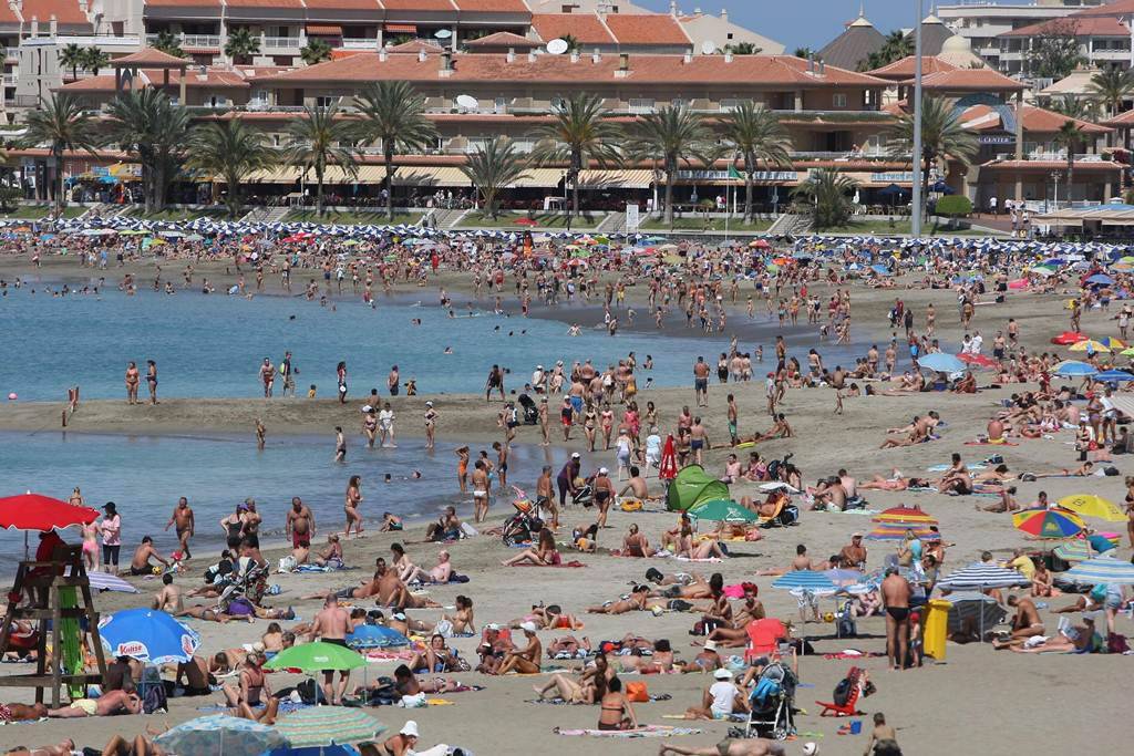 Canary Islands close 2024 with nearly 18 million tourists, led by British visitors